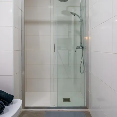 דירה Suntower - Seaviews & Pool - Next To *